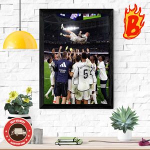 Real Madrid Tribute To Toni Kross In His Last Game At Santiago Bernabeu Stadium Wall Decor Poster Canvas